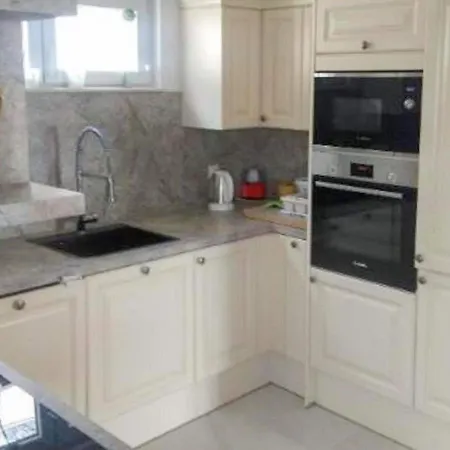 In Near Beaches شقة *